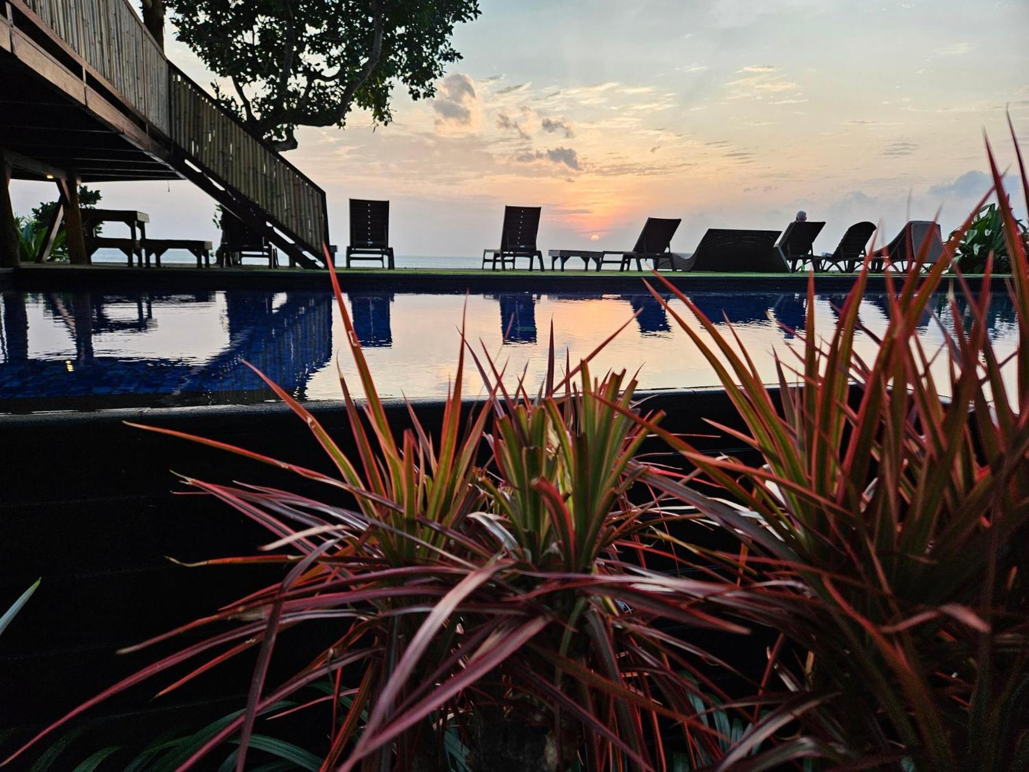 ซันเซ็ทเฮาส์-ลมโบะก์ Hotel Mangsit ภายนอก รูปภาพ