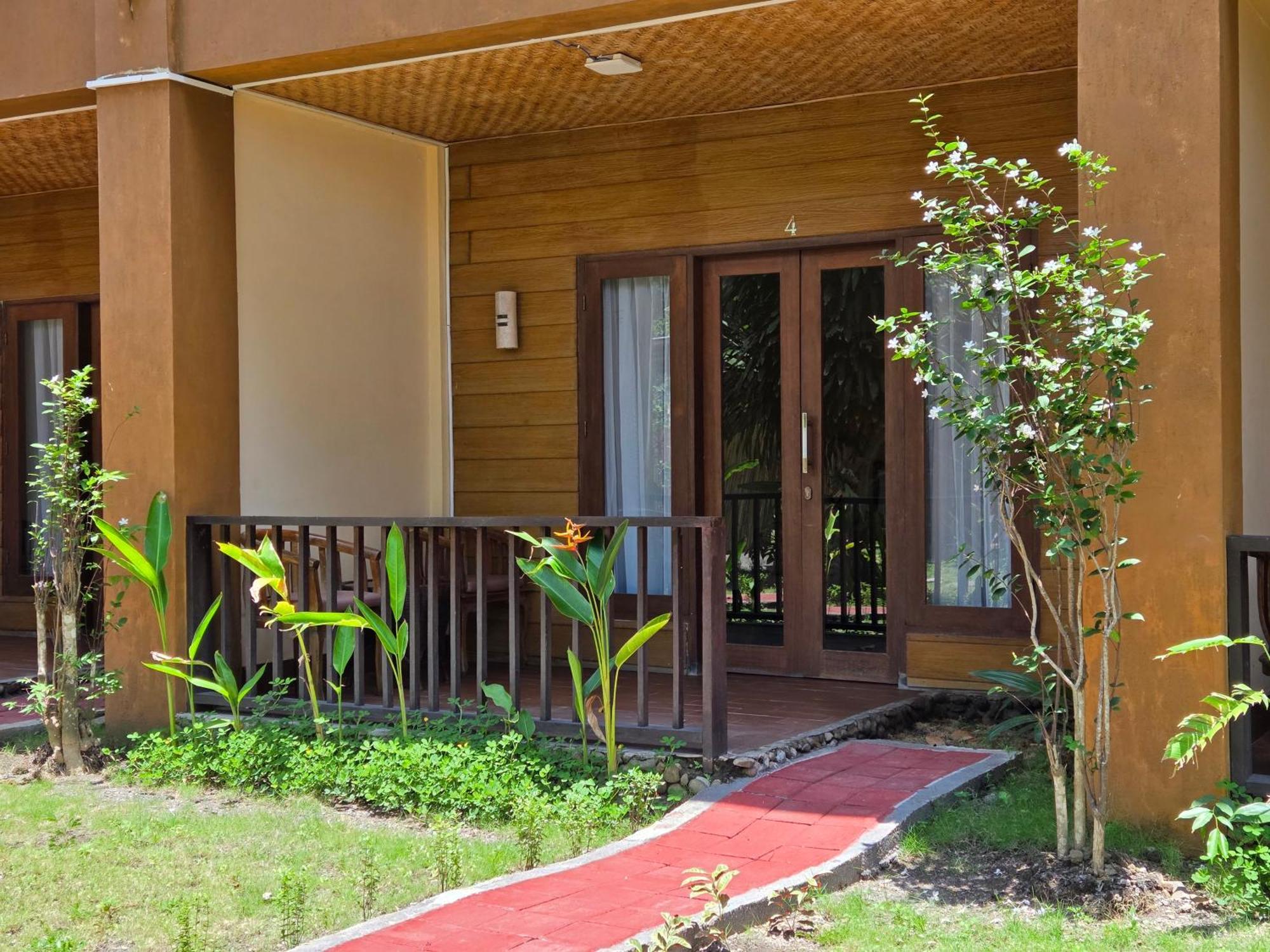 ซันเซ็ทเฮาส์-ลมโบะก์ Hotel Mangsit ภายนอก รูปภาพ