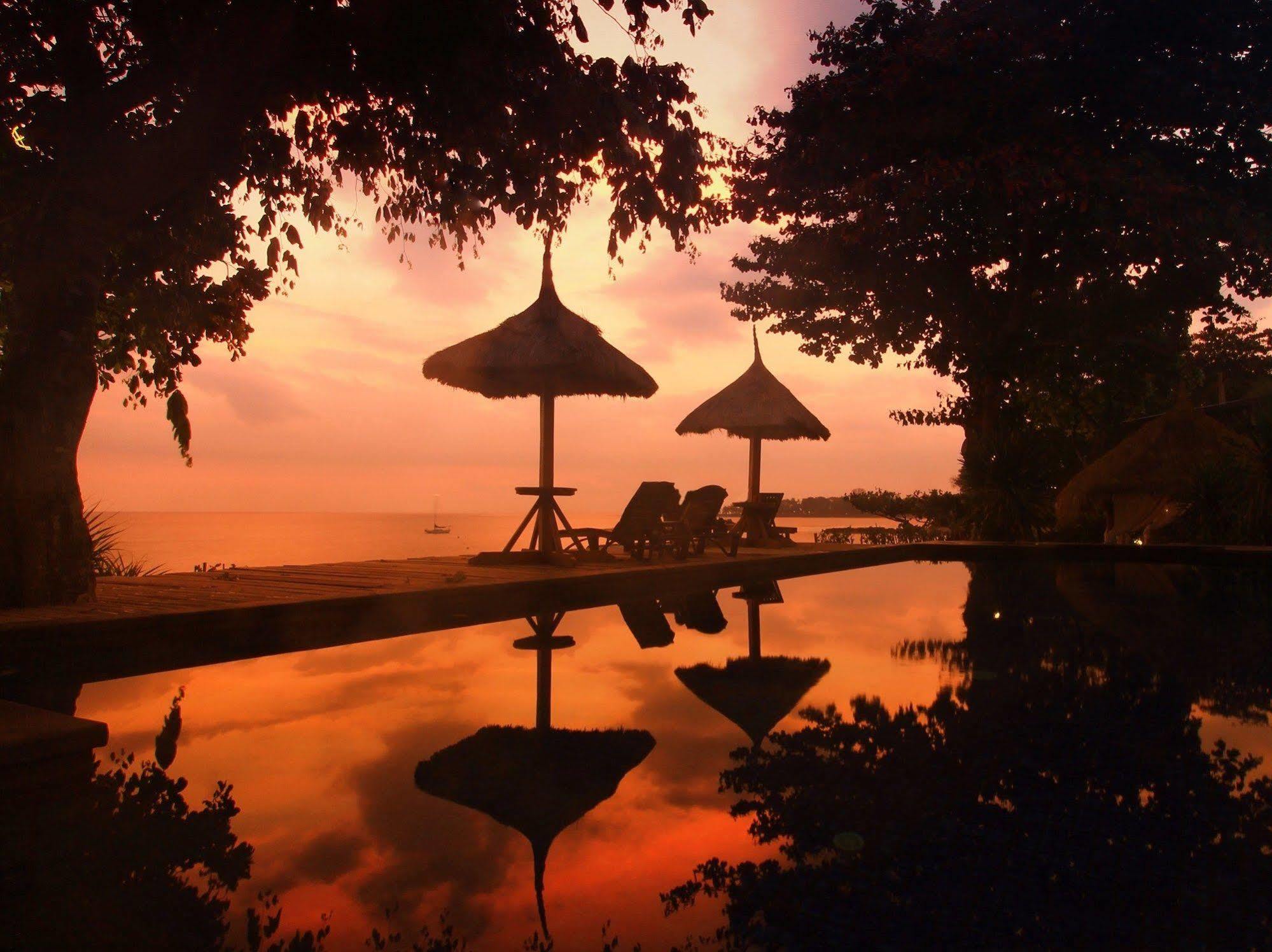 ซันเซ็ทเฮาส์-ลมโบะก์ Hotel Mangsit ภายนอก รูปภาพ